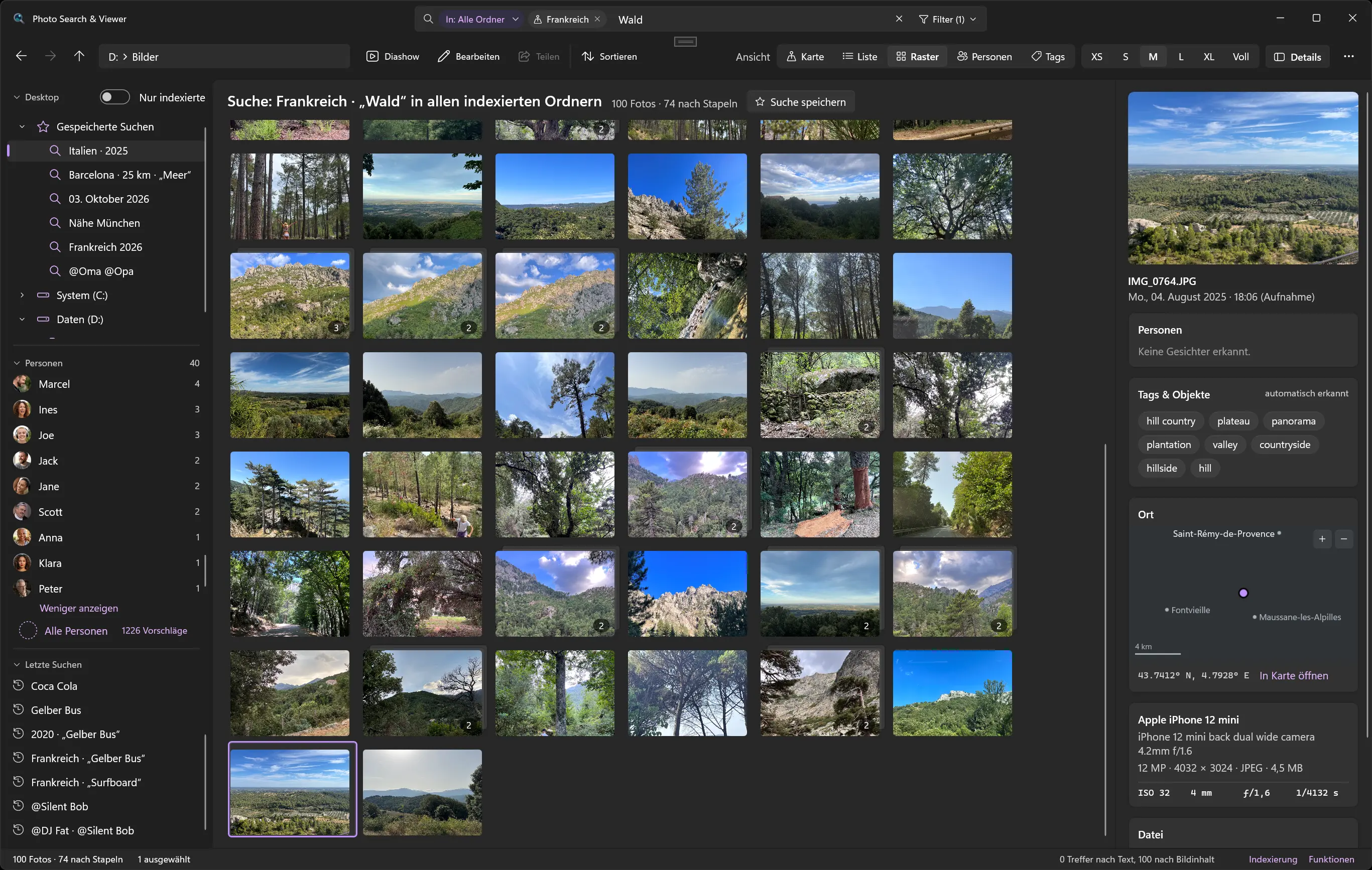 Photo Search & Viewer grid view in dark mode